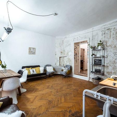 A Szoba Apartman Pecs Luaran gambar
